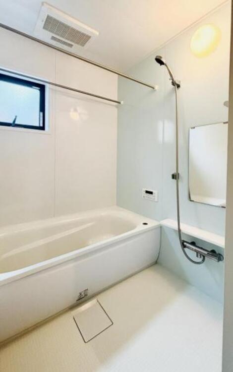 風呂 １日の疲れを癒してくれる広々とした浴室は癒しの空間としてカスタマイズが可能です。