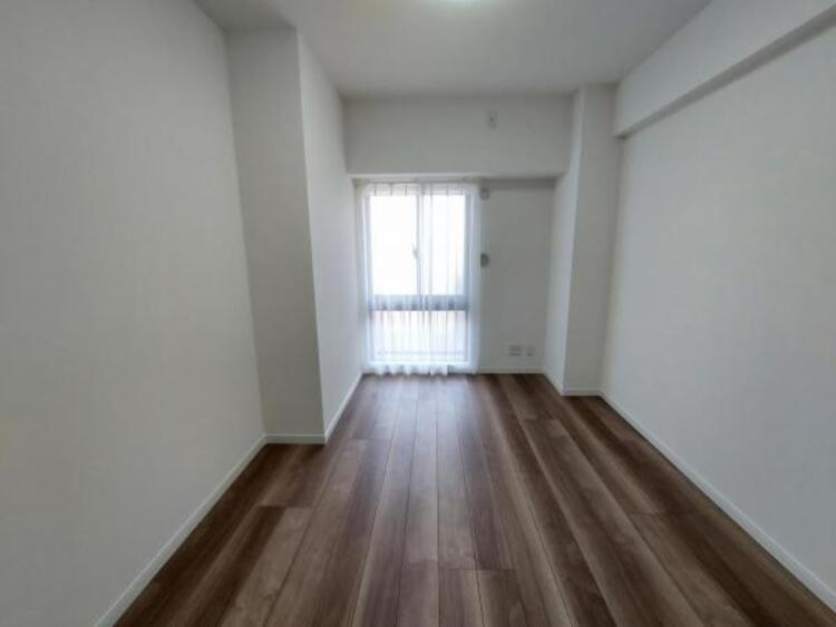 内装 5.9帖の洋室はお子様のお部屋に使いやすい広さ
