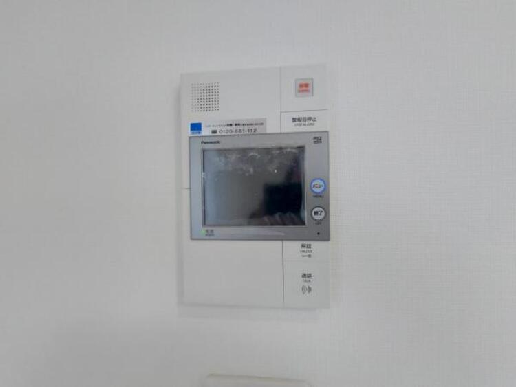 設備 エントランスはオートロック!モニター付きインターホンで来客も確認できて安心