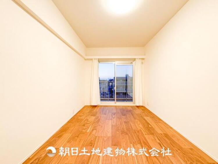 内装 趣味・感性で個性的に飾って頂けるようシンプルに仕上げてあります。