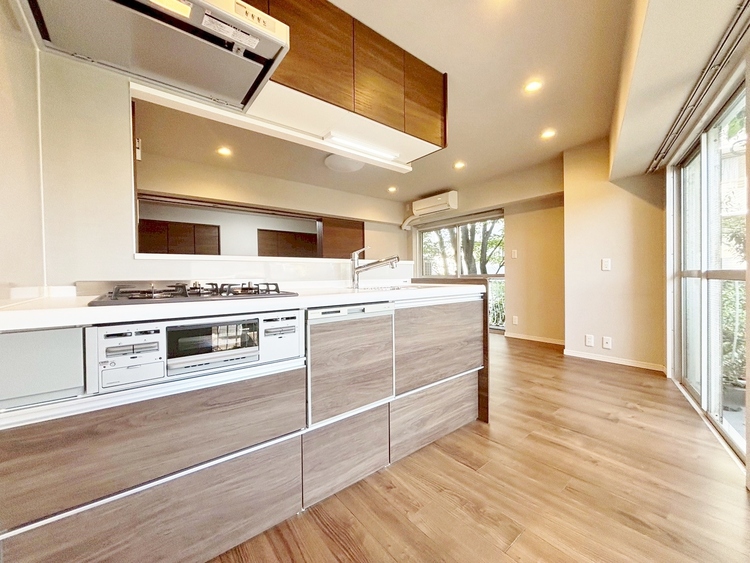 キッチン 洗練されたスタイリッシュなデザイン性と使いやすさを備えた仕様。