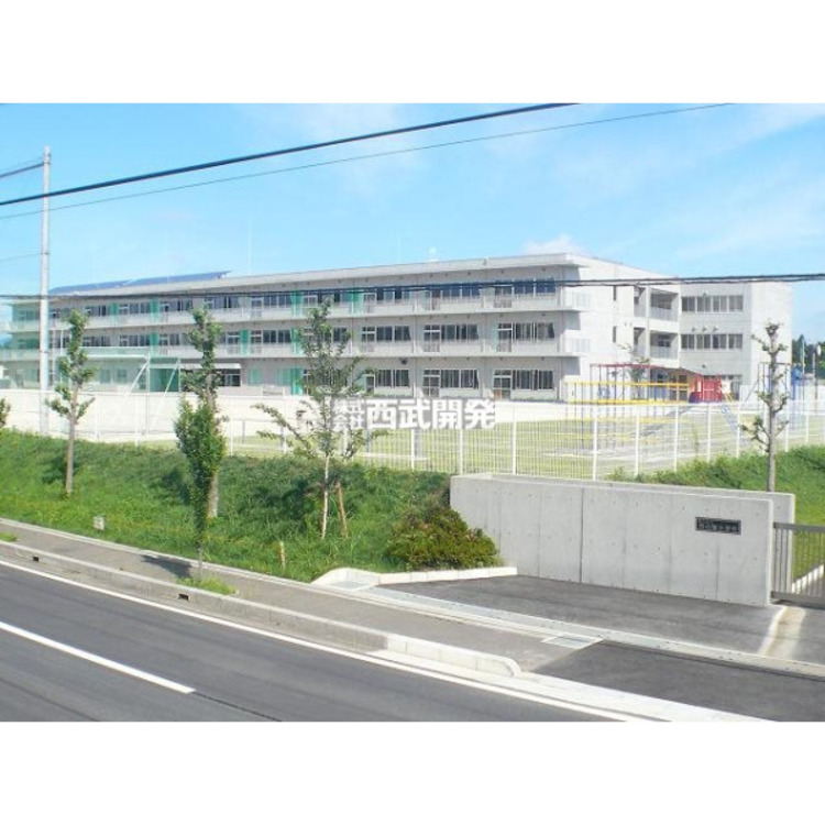 周辺 月の輪小学校(約800m)
