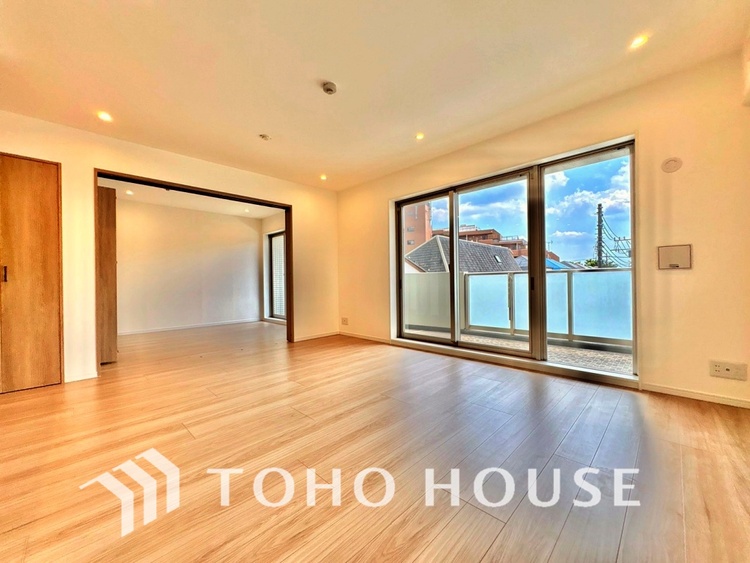 内装 「想像していた以上に広い」が写真を撮っているときの感想です。家事動線に配慮したプランによりご家族がくつろげる明るく広い空間が確保できました。