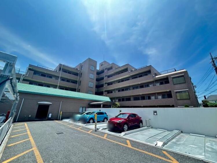 駐車場 【2025年6月撮影】