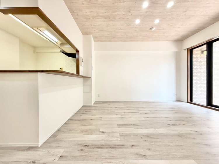 居間 飾り過ぎないシンプルな内装と偏り過ぎないデザインで統一しました。