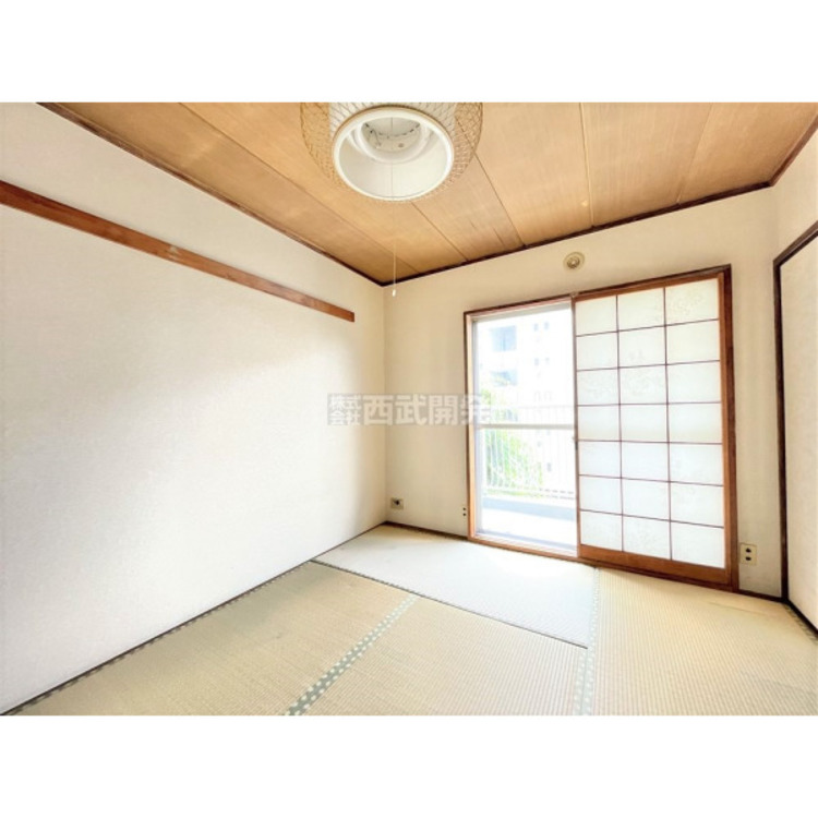 内装 明るい和室で大切なお友達と話に花を咲かせてくださいね