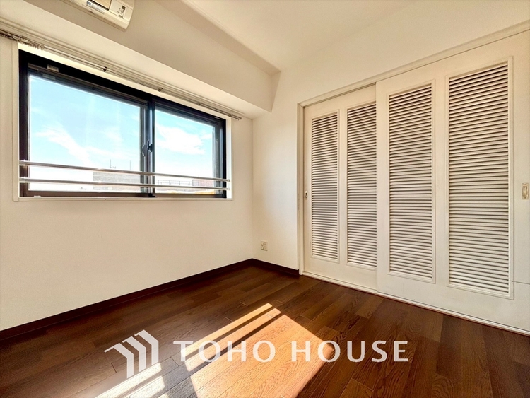 内装 感性を育むプライベートルームはシンプルでスマートな空間。好みの空間で読書をしたり、音楽を聞いたりと一人の時間も充実したものにできます。