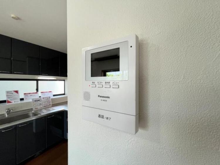 その他 【モニター付きインターホン】モニター付インターホンが標準仕様です。不安になりがちな防犯面。目で確認できるからあんしんです。