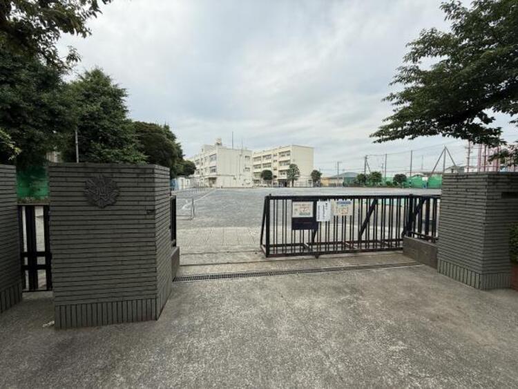 周辺 旭小学校まで約318m