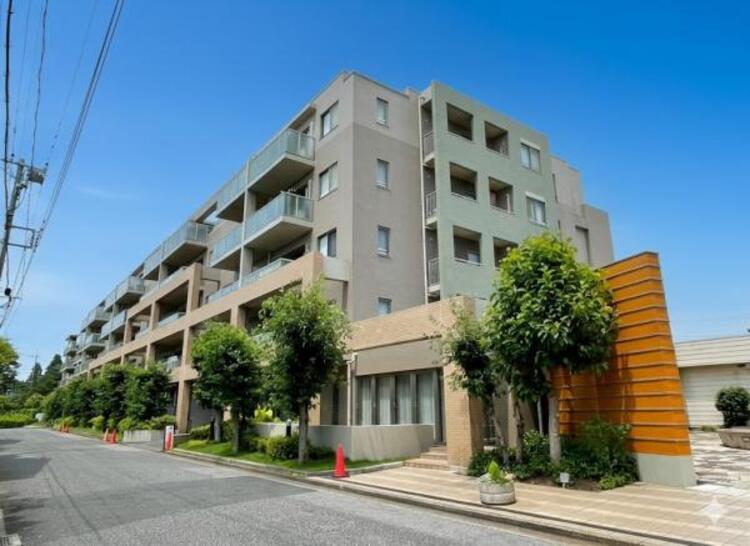 外観 駅徒歩1分の好立地、小学校徒歩8分とお子様も安心の立地！