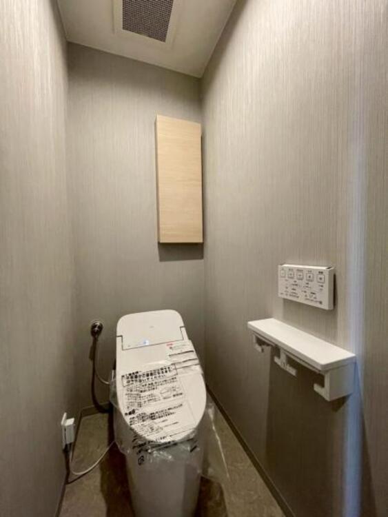 トイレ 毎日使うトイレは落ち着きと清潔感のある、ホテルライクなタンクレスタイプです 