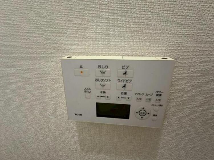 トイレ トイレはワンタッチ式の操作パネルです 