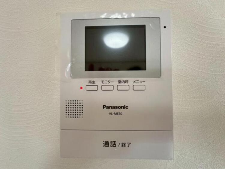 設備 お子様のお留守番時も、鍵の開錠前に確認ができ安心のモニターインターホン。 