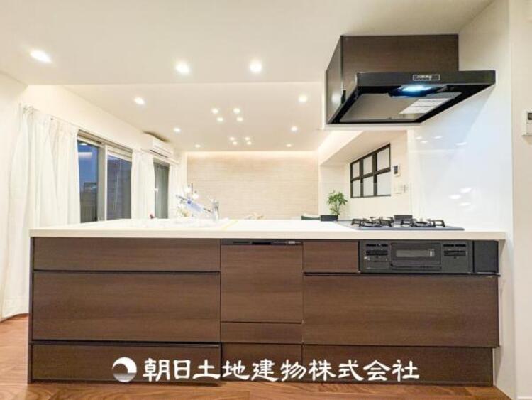 キッチン 毎日使う場所だからこそ、ストレスなく使えて、スムーズな家事ができる空間になっております。