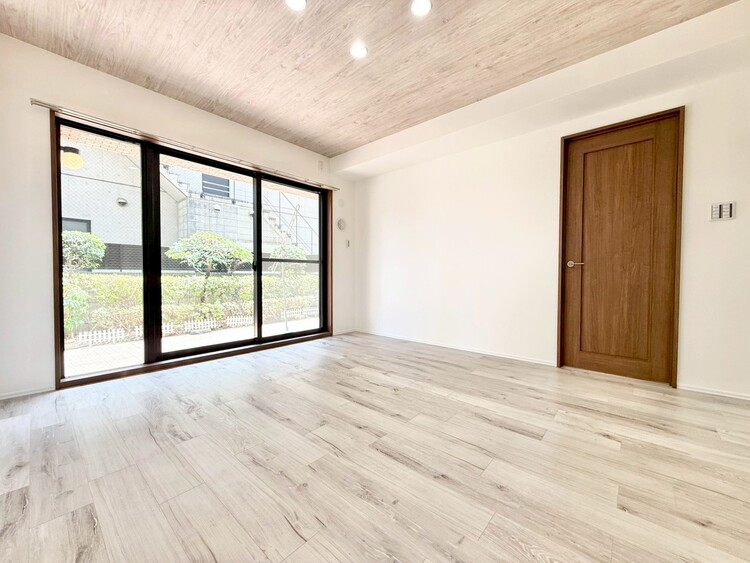 居間 快適に過ごす毎日を求めて、暮らしの中でご自身の「マイホーム」に創り上げてください。