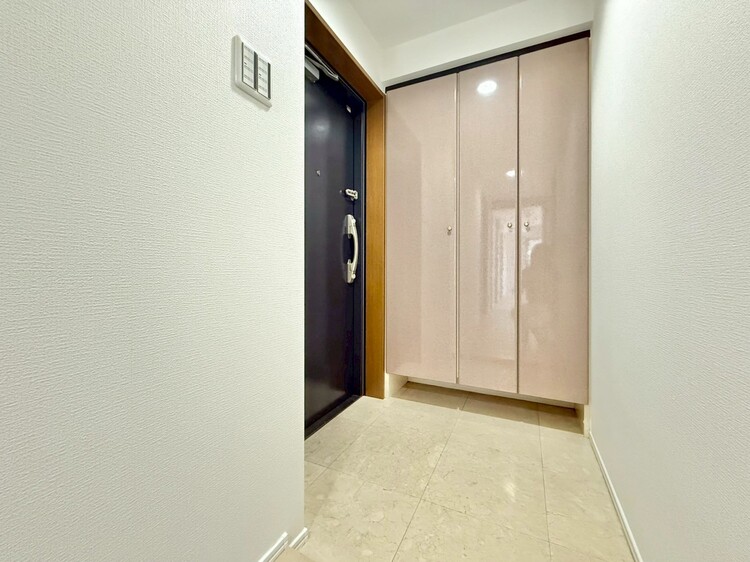 玄関 シューズボックスを完備した玄関です。