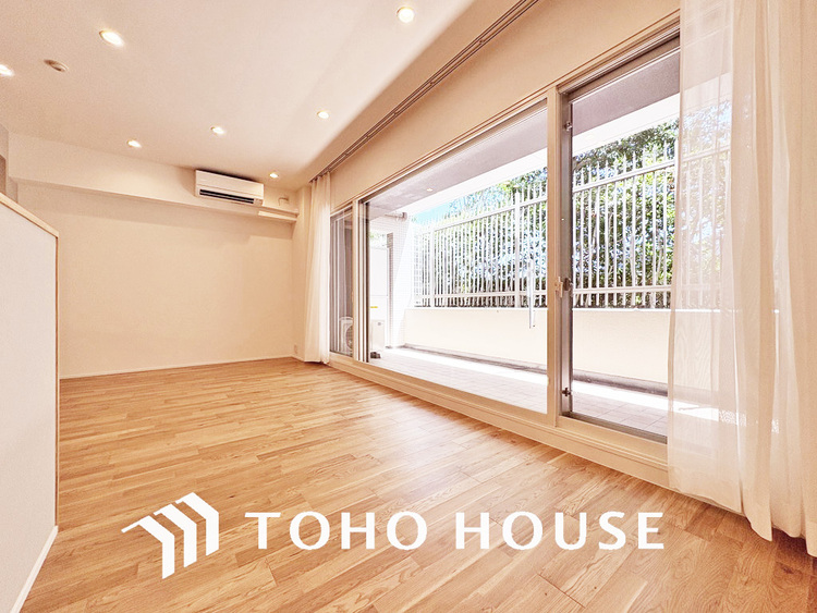 内装 広がりのある住空間、家族が集まるリビング・ダイニング