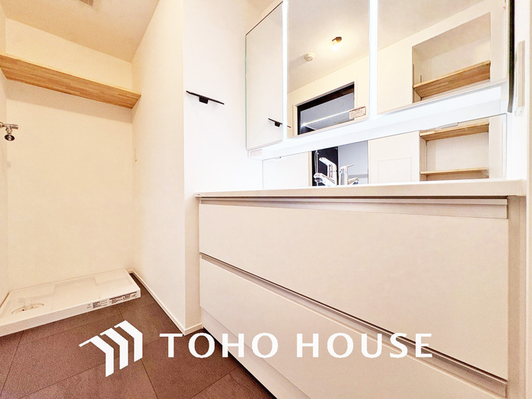 洗面 大きな洗面鏡付き、朝の身支度も楽しくなりますね