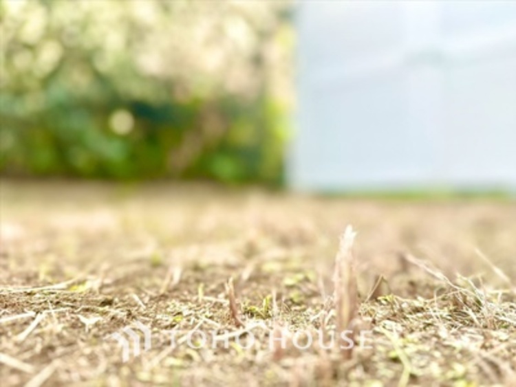 その他 【BALCONY】◆BLUE SKY◆自然の心地よさに包まれる。大開口の外に広がるのは爽やかな青空。
