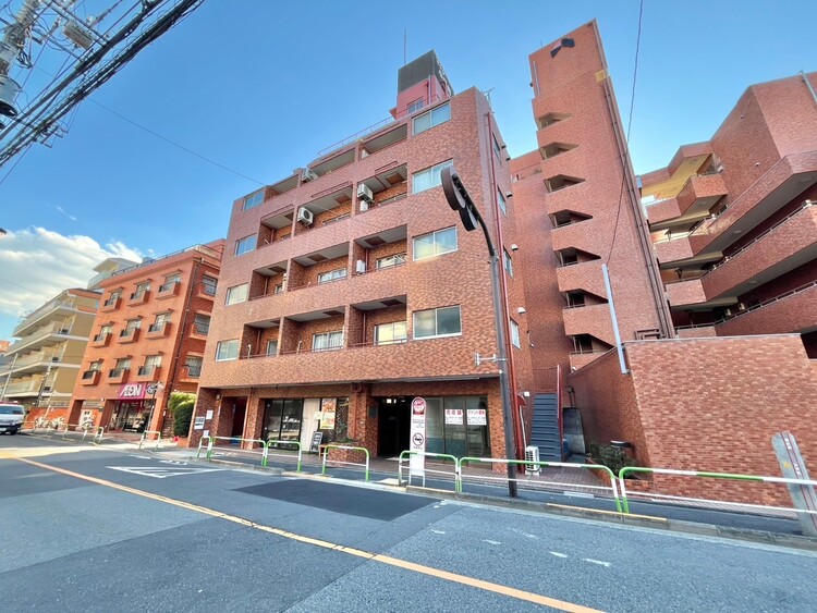 外観 豊かな居住性とクオリティが見事に調和した住空間は、住まうことの喜びを感じさせてくれます。