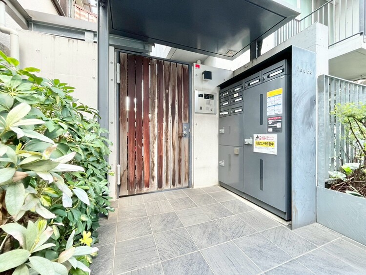 その他 外と内をつなぐエントランスは、まさに顔となる場所。