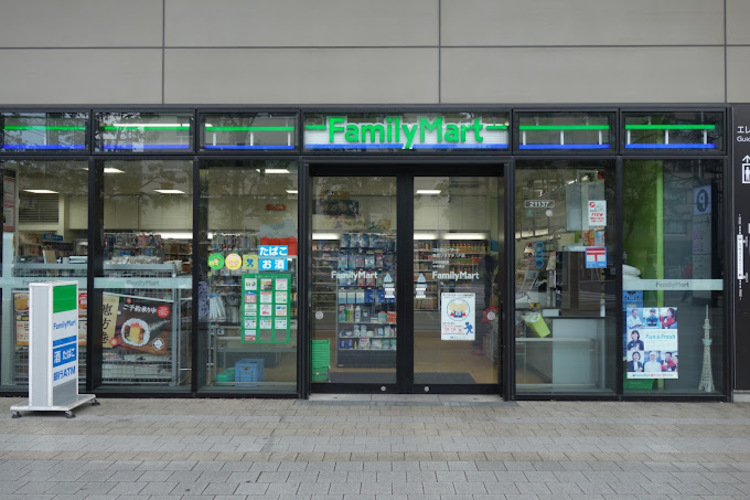 周辺 ファミリーマート東京ソラマチ1F店