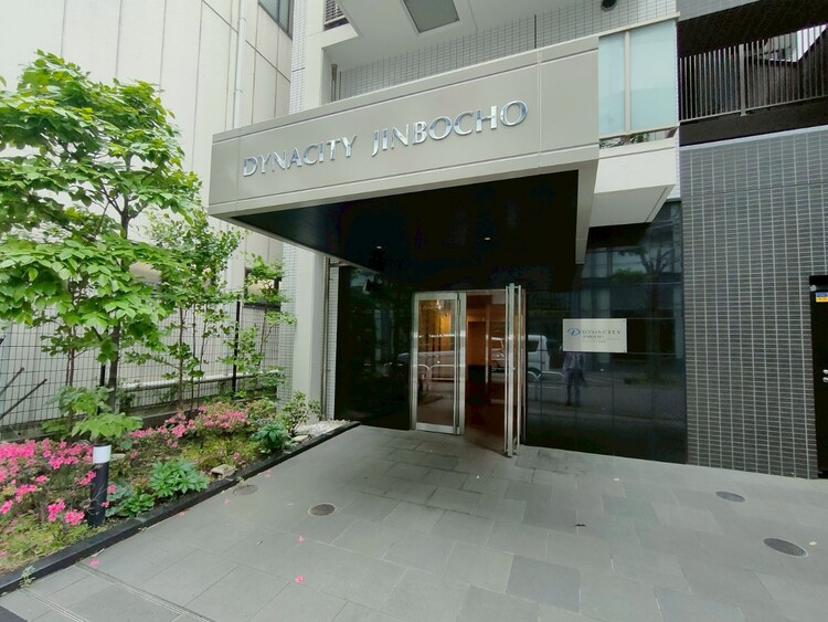 その他 上質感漂う玄関アプローチです。