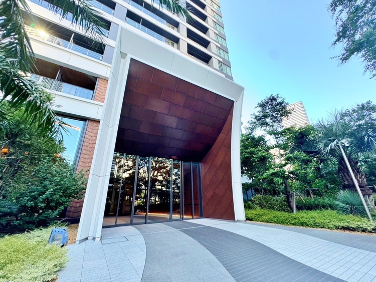 エントランス 外と内をつなぐエントランスは、まさに顔となる場所。