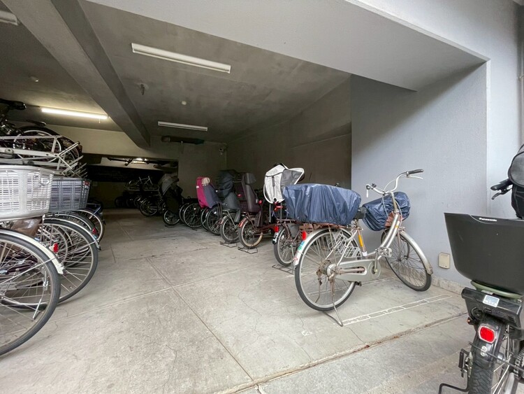 その他 きちんと整備された駐輪場。住む方の心遣いが感じられます。