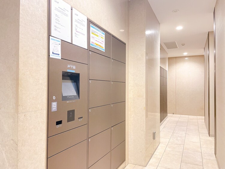 設備 共用部分の宅配ボックスです。留守中の荷物受け取りもできるので、安心して外出ができますね。