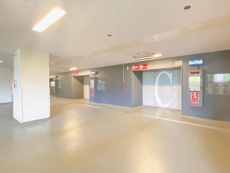 駐車場 本物件の駐車スペースです。仕様・条件等ご不明な点は、お気軽にお問合せくださいませ。