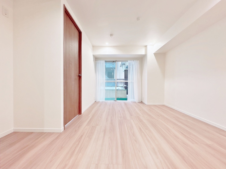 居間 飾り過ぎないシンプルな内装と偏り過ぎないデザインで統一しました。