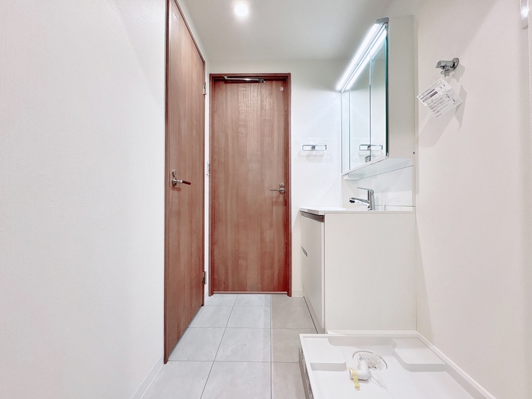 洗面 清潔感と心地よさを重視した、上質感漂うパウダールーム。