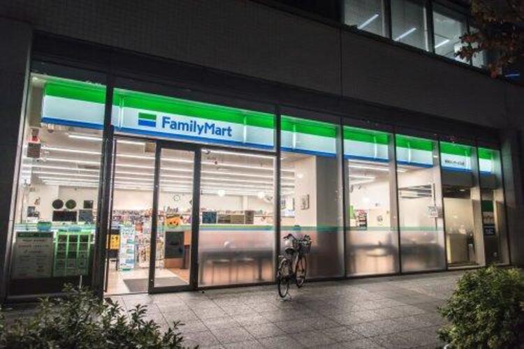 周辺 ファミリーマート晴海二丁目店