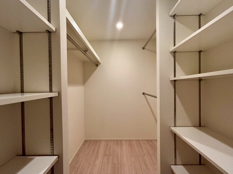 その他 収納スペースが付いていて、お部屋を広く使っていただけます。