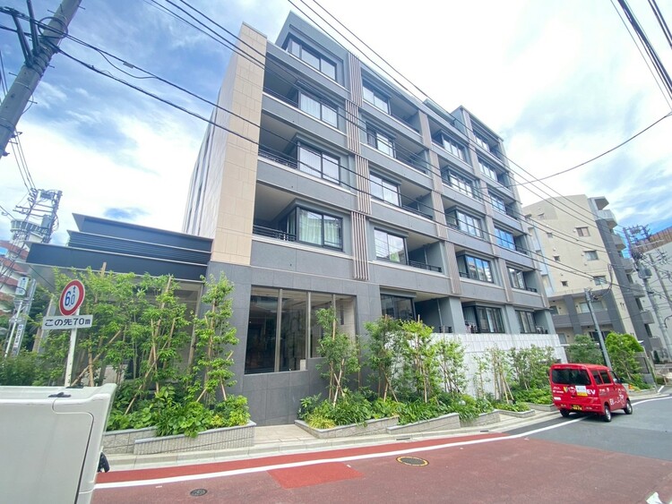 その他 飽きのこないシンプルモダンな外観です。