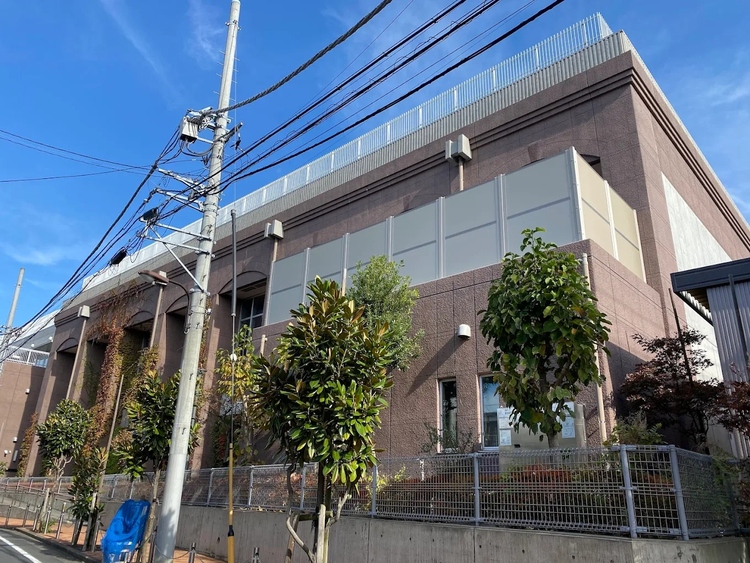 周辺 豊島区立西池袋中学校