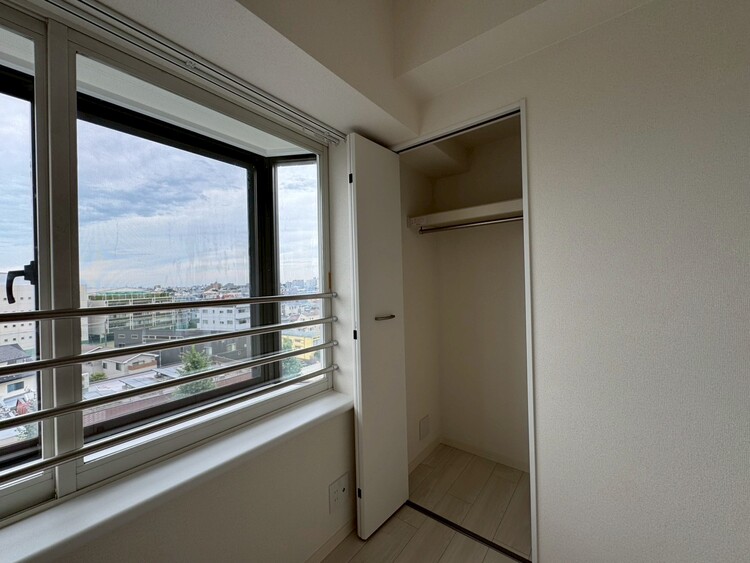 その他 収納スペースが付いていて、お部屋を広く使っていただけます。