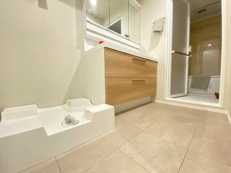 その他 十分な広さの脱衣所。