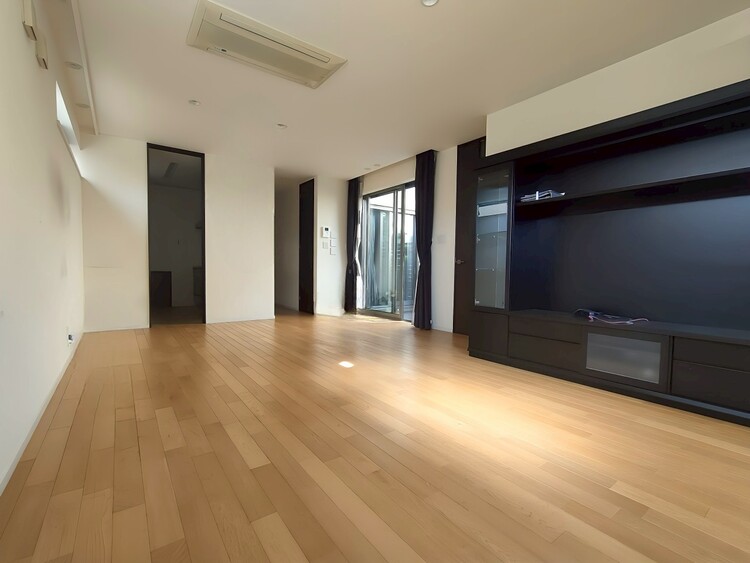 その他 通風・採光に優れ、心地よい光と風が溢れています。 贅沢で豊かな居住性と、安心感を満たすクオリティが見事に調和した住空間。