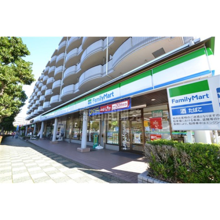 周辺 ファミリーマート(約210m)