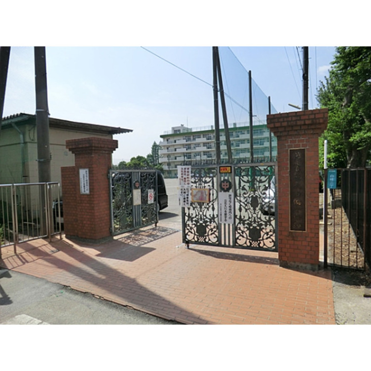 周辺 白幡中学校(約490m)