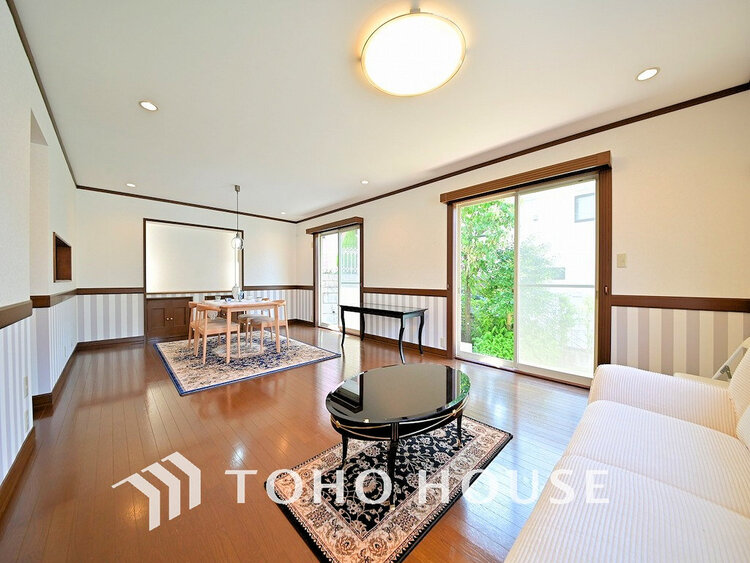 内装 家族みんなが爽やかに過ごせるように、光をたっぷり取り込んだLDK