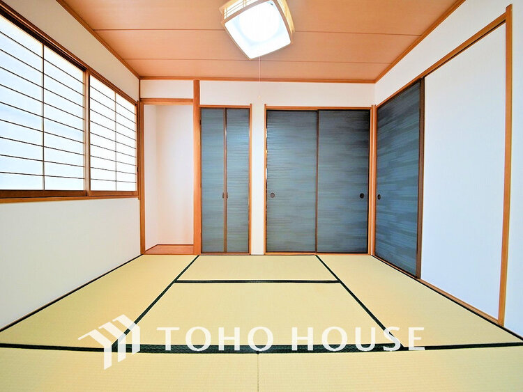 内装 約6.0帖の和室はしっとりと落ち着いた雰囲気