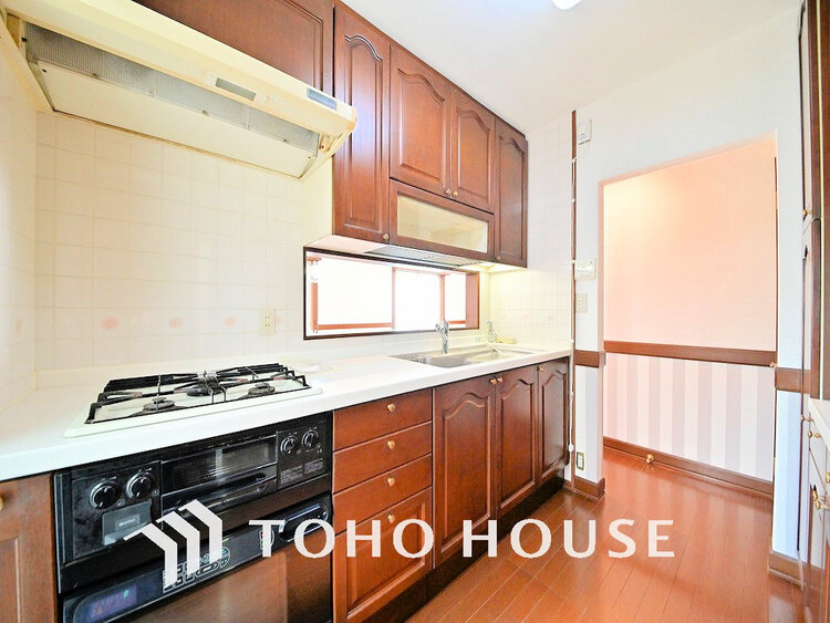 キッチン シンプルな部屋の雰囲気に溶け合うナチュラルキッチン