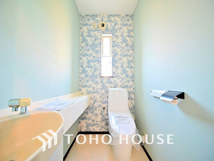 トイレ 小窓を設けることで、換気性のあるトイレ