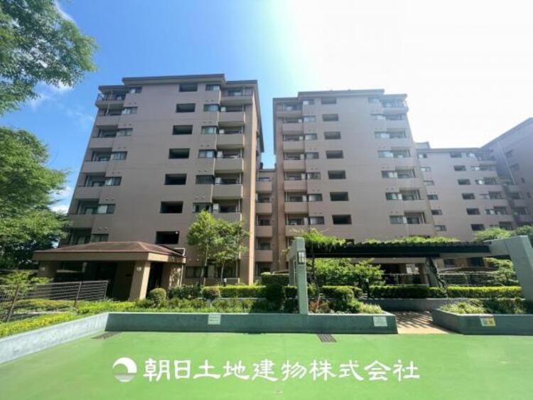 外観 表現された空間はたくさんの光を浴び、風を感じ、暮らしの時間を豊かにしてくれます。