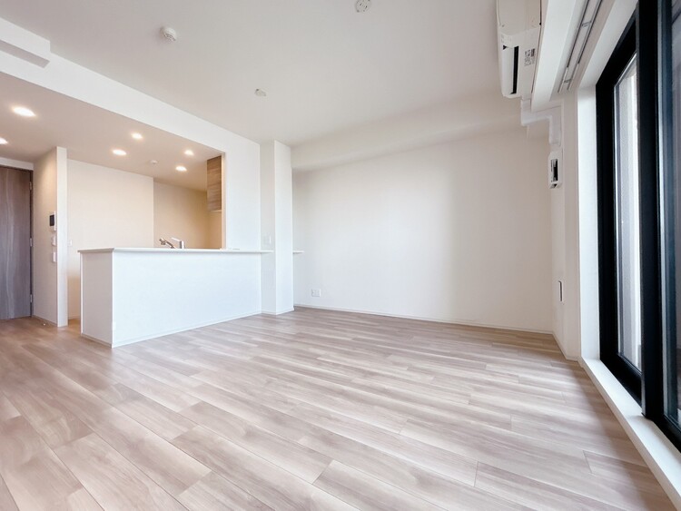 居間 快適に過ごす毎日を求めて、暮らしの中でご自身の「マイホーム」に創り上げてください。