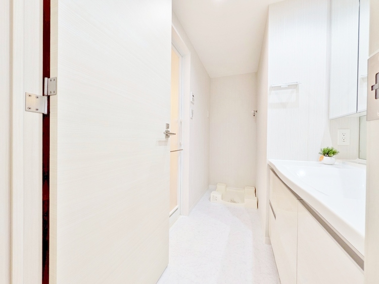 洗面 清潔感と心地よさを重視した、上質感漂うパウダールーム。