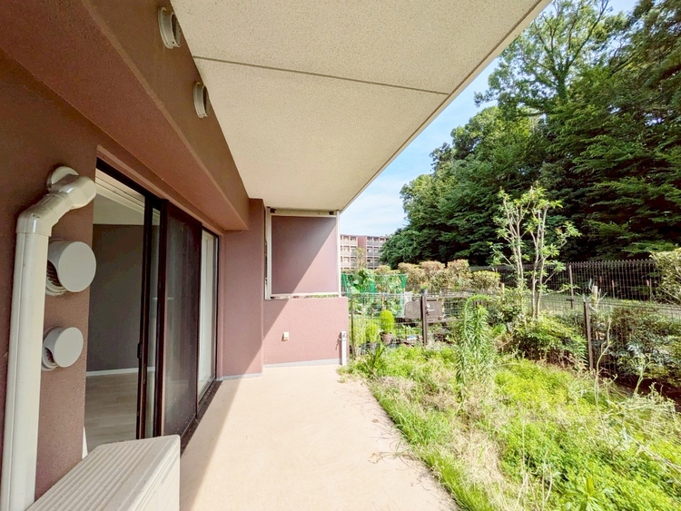 バルコニー 暮らしの中で、光と風を演出してくれるバルコニー。